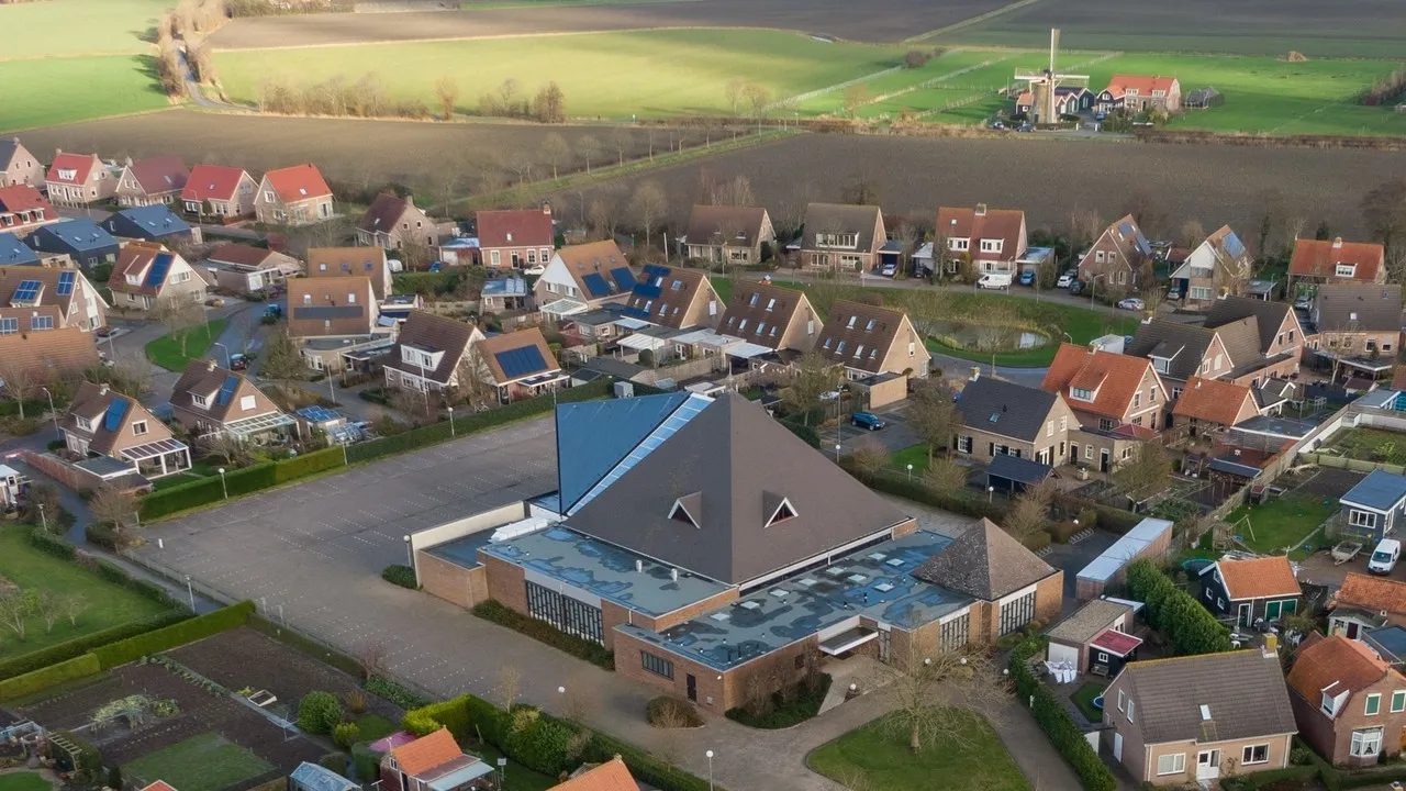 Luchtfoto van de kerk